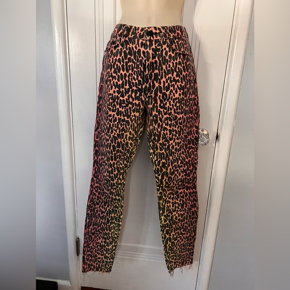 High waisted Looker Fray jeans by MOTHER denim. “Radioactive Paw” print. Size 29 - Picture 3 of 6